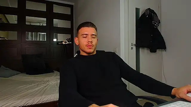 ElijahThorne online show from 01-12-26, 05:36