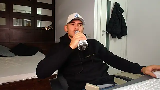 ElijahThorne online show from 02-09-26, 05:49