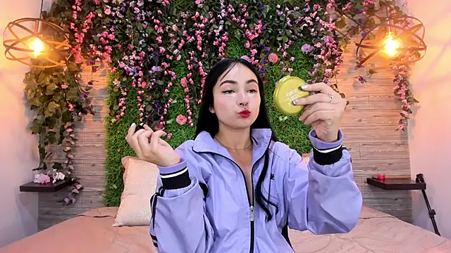 kittyMelvis online show from 12-17-25, 01:10