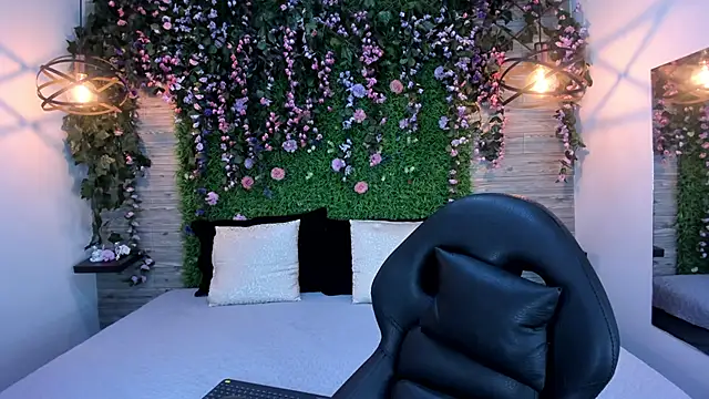 kittyMelvis online show from 11-29-25, 12:22