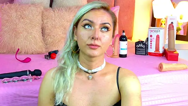 Lunitaa Diva online show from 02-10-26, 03:44