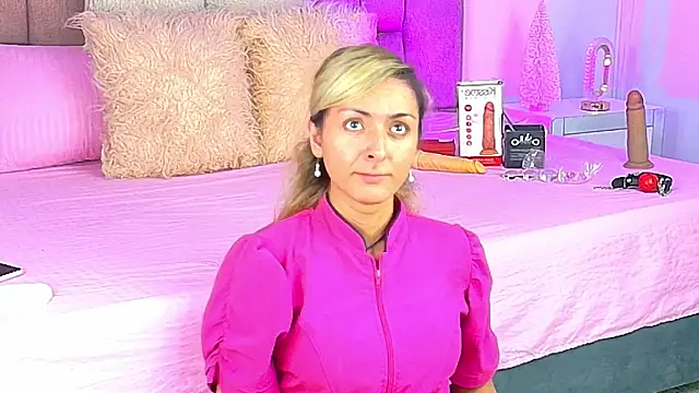 Lunitaa Diva online show from 12-16-25, 01:37