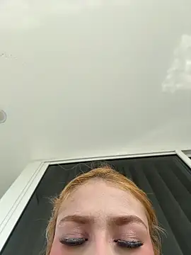 Snapshot of valeryfox__ chatting on 01-11-26, 06:59 valeryfox online show from 01-11-26, 06:59