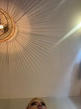 Snapshot of valeryfox__ chatting on 01-09-26, 07:10 valeryfox online show from 01-09-26, 07:10