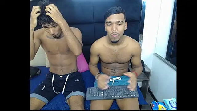 Straight latinX online show from 11-22-25, 03:05