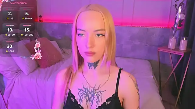 Snapshot of MarquiseMuse chatting on 02-26-26, 06:02 MarquiseMuse online show from 02-26-26, 06:02