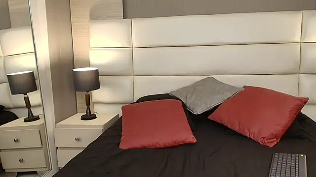 SkalerthFoxx online show from 04-14-26, 01:27