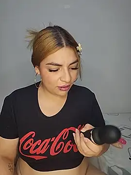 mila curvy online show from 11-30-25, 04:57