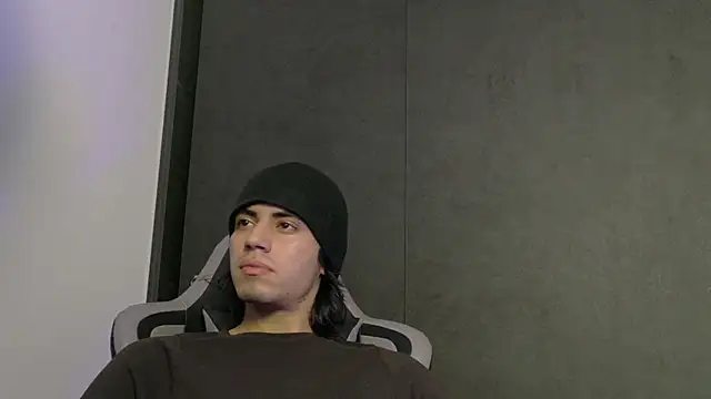 Snapshot of eren_jeager chatting on 07-16-26, 01:35 eren jeager online show from 07-16-26, 01:35