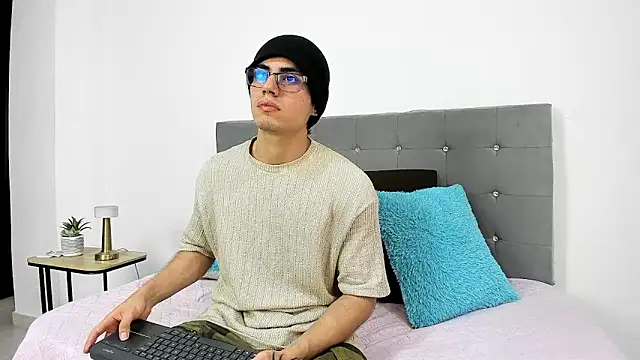 eren jeager online show from 01-07-26, 08:14