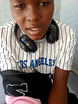 VirginPrincess06 online show from 12-20-25, 10:29