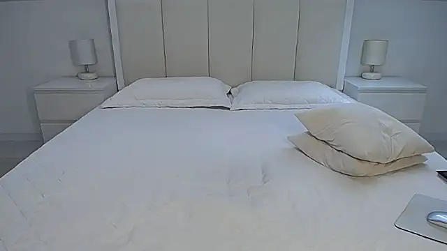 Milena29 online show from 09-09-25, 04:55