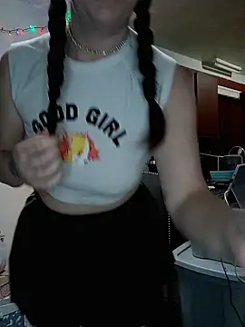 LaylaLucis online show from 12-20-25, 01:41