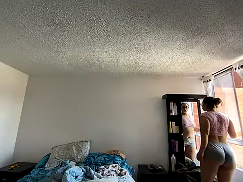 Snapshot of LyaRose chatting on 11-29-25, 02:28 LyaRose online show from 11-29-25, 02:28