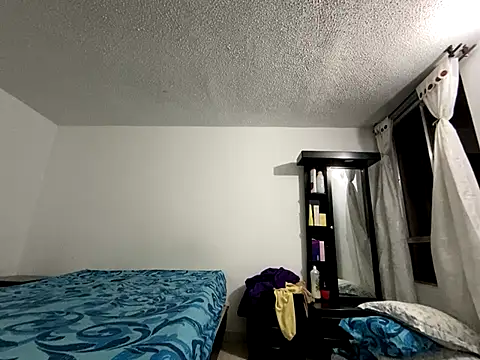 Snapshot of LyaRose chatting on 11-29-25, 01:06 LyaRose online show from 11-29-25, 01:06