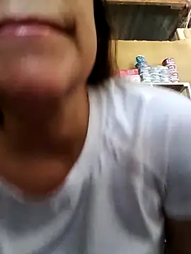 Snapshot of MIA-LARIOS chatting on 04-27-26, 03:21 MIA-LARIOS online show from 04-27-26, 03:21