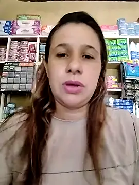 Snapshot of MIA-LARIOS chatting on 05-05-26, 03:04 MIA-LARIOS online show from 05-05-26, 03:04