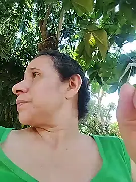 Snapshot of MIA-LARIOS chatting on 06-12-26, 02:59 MIA-LARIOS online show from 06-12-26, 02:59