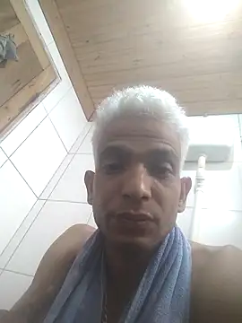Gzinho69ik online show from 12-18-25, 06:23