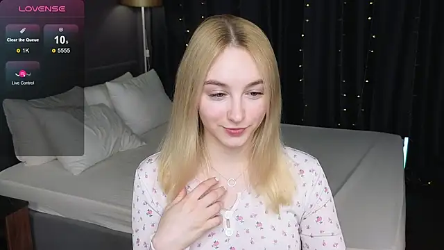 Snapshot of Shy_Polly chatting on 06-02-26, 12:10 Shy Polly online show from 06-02-26, 12:10