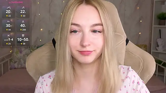 Snapshot of Shy_Polly chatting on 04-27-26, 12:08 Shy Polly online show from 04-27-26, 12:08