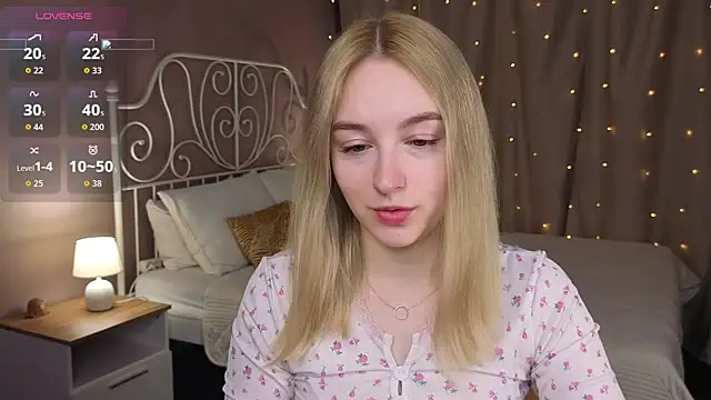 Snapshot of Shy_Polly chatting on 05-09-26, 12:03 Shy Polly online show from 05-09-26, 12:03
