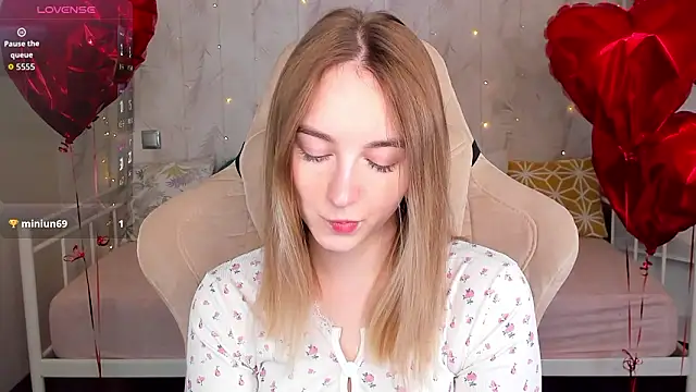 Shy Polly online show from 02-25-26, 12:11