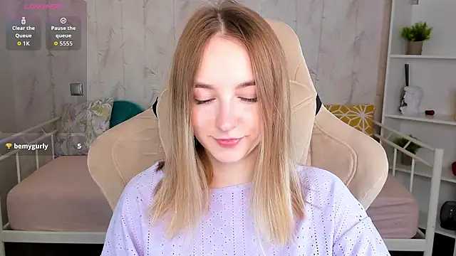 Shy Polly online show from 03-05-26, 12:07