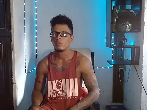 Snapshot of bigblackmen117uncs chatting on 11-23-25, 09:03 bigblackmen117uncs online show from 11-23-25, 09:03