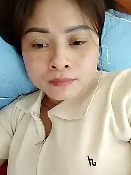 Snapshot of Swan-swan123 chatting on 11-22-25, 05:28 Swan-swan123 online show from 11-22-25, 05:28