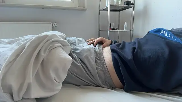 lou is online show from 11-23-25, 08:35