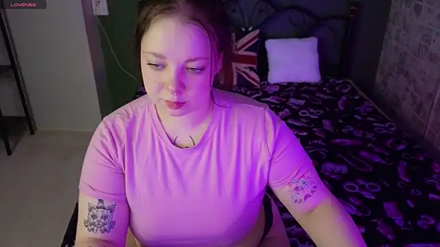 Snapshot of Vlada_vv chatting on 05-11-26, 04:47 Vlada vv online show from 05-11-26, 04:47