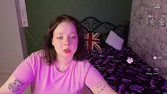 Snapshot of Vlada_vv chatting on 05-14-26, 04:53 Vlada vv online show from 05-14-26, 04:53