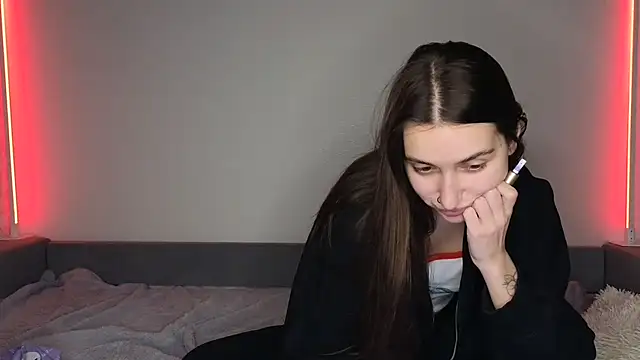 KikkyMi online show from 12-13-25, 08:04