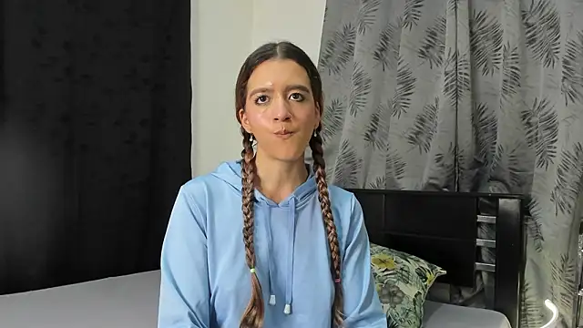 Violeta Gracee online show from 03-29-26, 02:24