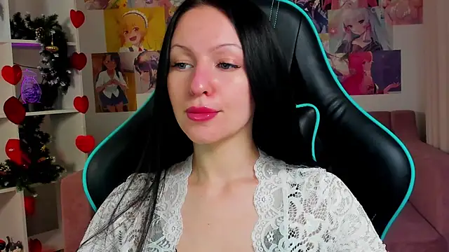 NaomiBlakes online show from 12-19-25, 05:21