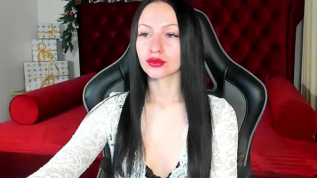 NaomiBlakes online show from 12-21-25, 05:20