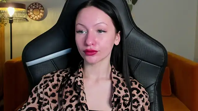 NaomiBlakes online show from 12-05-25, 05:28