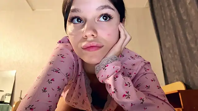 StacieGregoreski online show from 11-22-25, 04:17