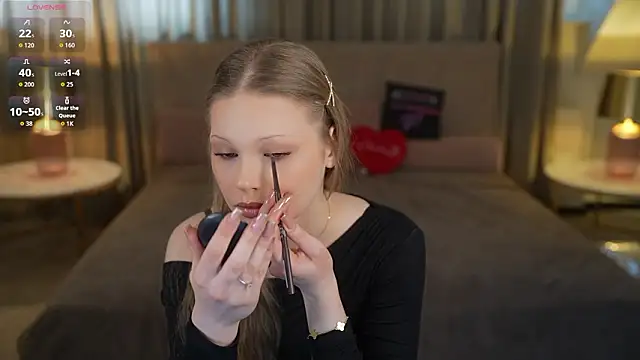 Charlotte Dreams online show from 03-31-26, 11:01