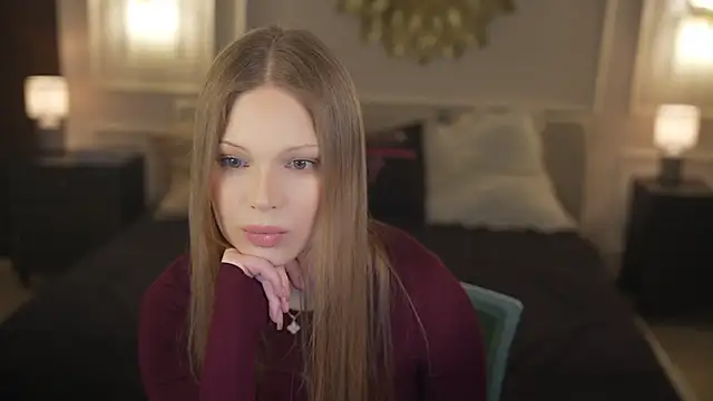 Charlotte Dreams online show from 04-22-26, 01:18