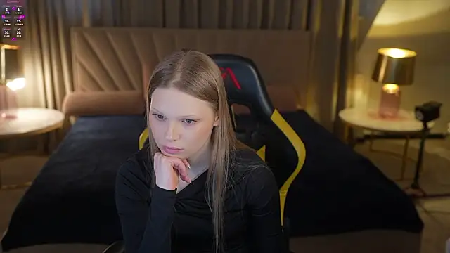 Snapshot of Charlotte_Dreams chatting on 02-27-26, 03:56 Charlotte Dreams online show from 02-27-26, 03:56