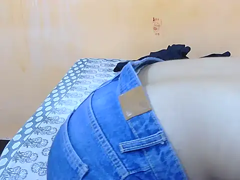 Snapshot of Honey_Baby1 chatting on 03-31-26, 05:53 Honey Baby1 online show from 03-31-26, 05:53