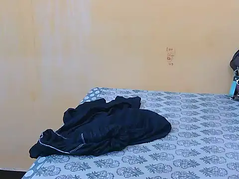 Snapshot of Honey_Baby1 chatting on 03-17-26, 05:32 Honey Baby1 online show from 03-17-26, 05:32