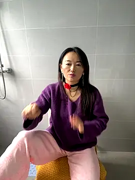 Snapshot of xiaorong3737 chatting on 11-22-25, 04:33 xiaorong3737 online show from 11-22-25, 04:33