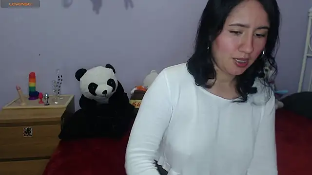 Snapshot of Megan_hotwife_ chatting on 12-15-25, 09:26 Megan hotwife online show from 12-15-25, 09:26