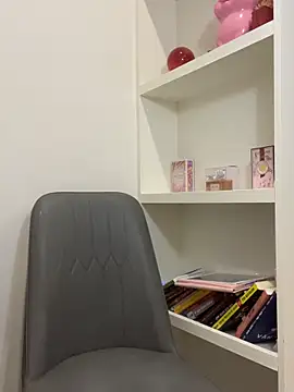 Queen-of-Love online show from 04-18-26, 07:18