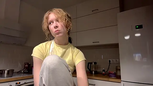 Snapshot of ElfriedaZwack chatting on 12-13-25, 08:04 ElfriedaZwack online show from 12-13-25, 08:04