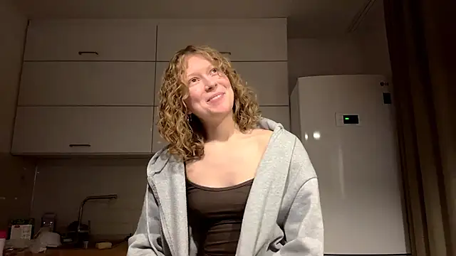 Snapshot of ElfriedaZwack chatting on 12-02-25, 12:40 ElfriedaZwack online show from 12-02-25, 12:40