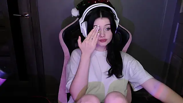 Moon raven online show from 01-08-26, 12:27